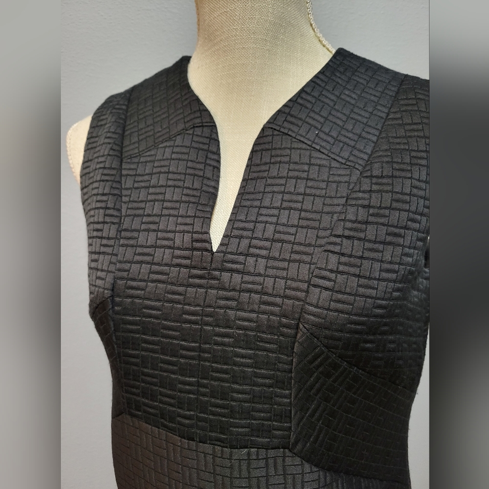 Ivy + Blu size 4 perfect little black v-neck dress with built in slip - Picture 2 of 12